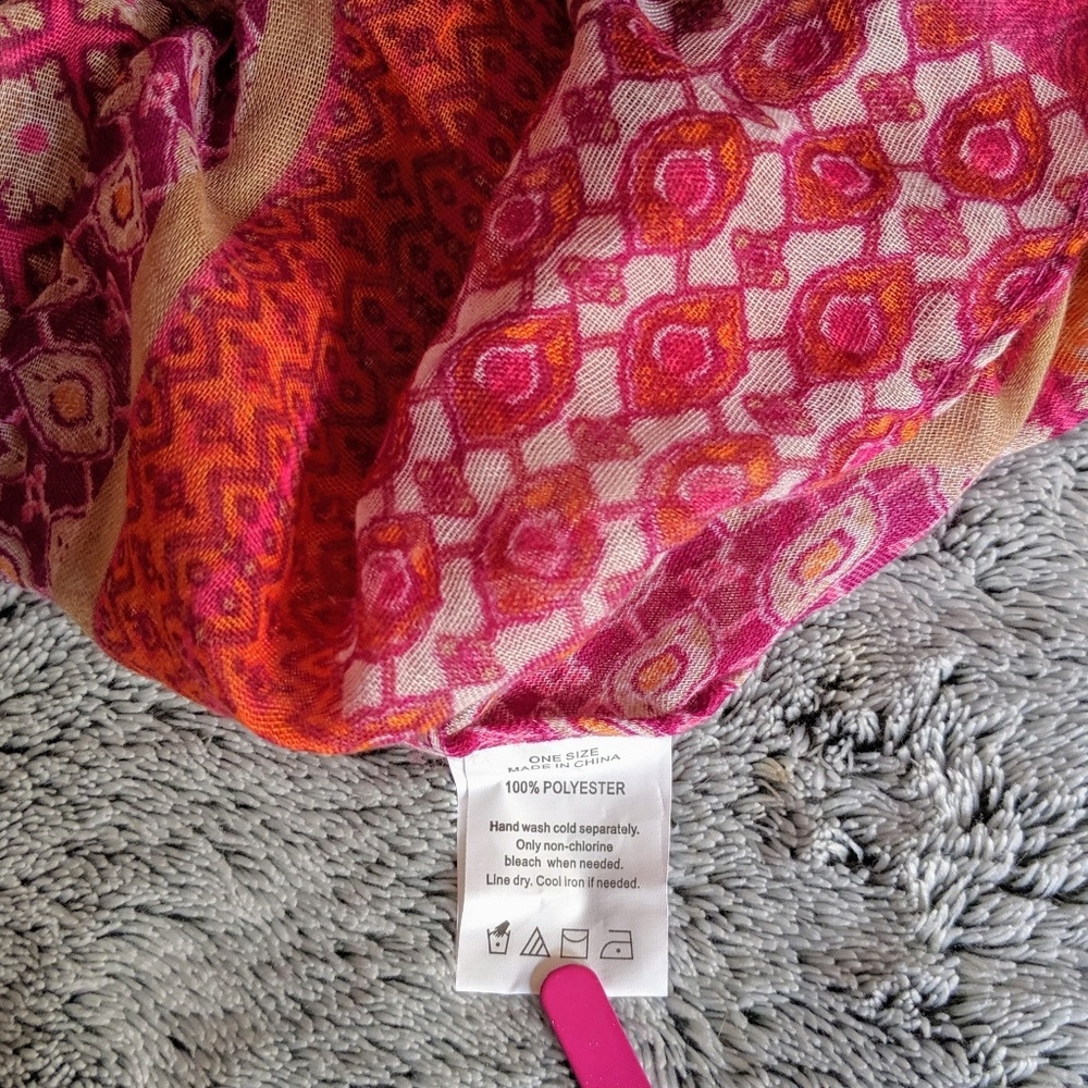 *NWOT* Patterned Infinity Scarf - Picture 3 of 4